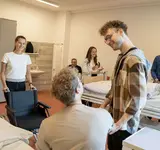 Praxisnahe Ausbildung: Dozent*innen im neuen PflegeSkillcenter